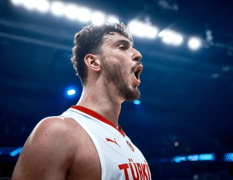 能最拉胯的, 三个人分别