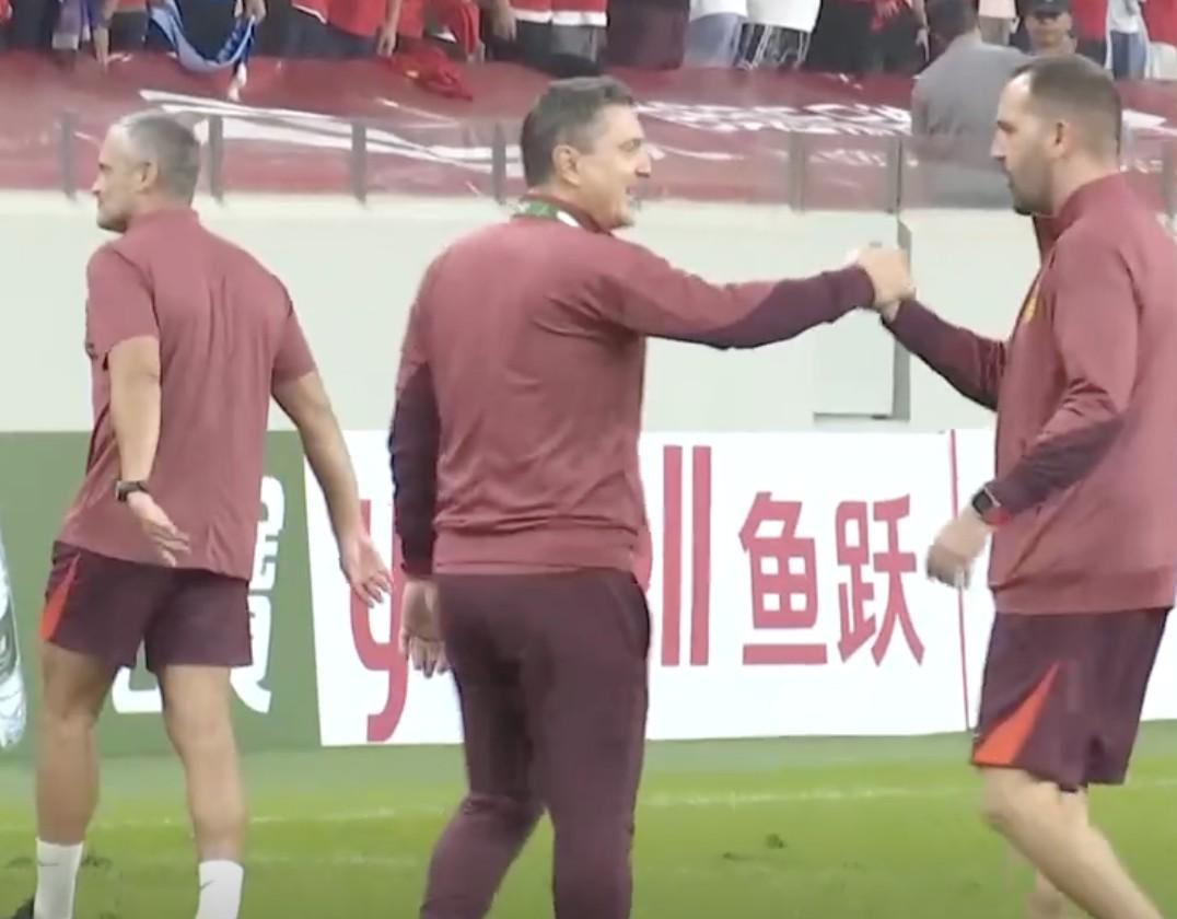 到王钰栋身, 去呵护和照, 求的完全理 到王钰栋身, 去呵护和照, 求的完全理