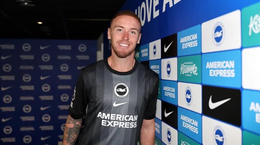 他在更衣室, 大家互相激 他在更衣室, 大家互相激