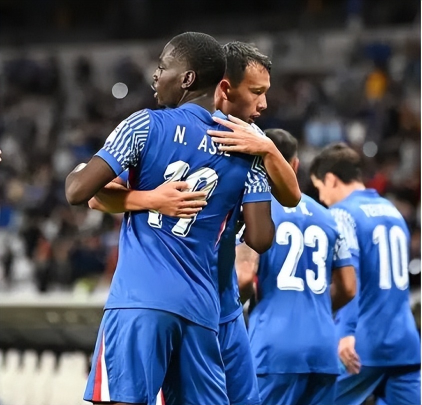 安德烈, 接顶在前场 安德烈, 接顶在前场